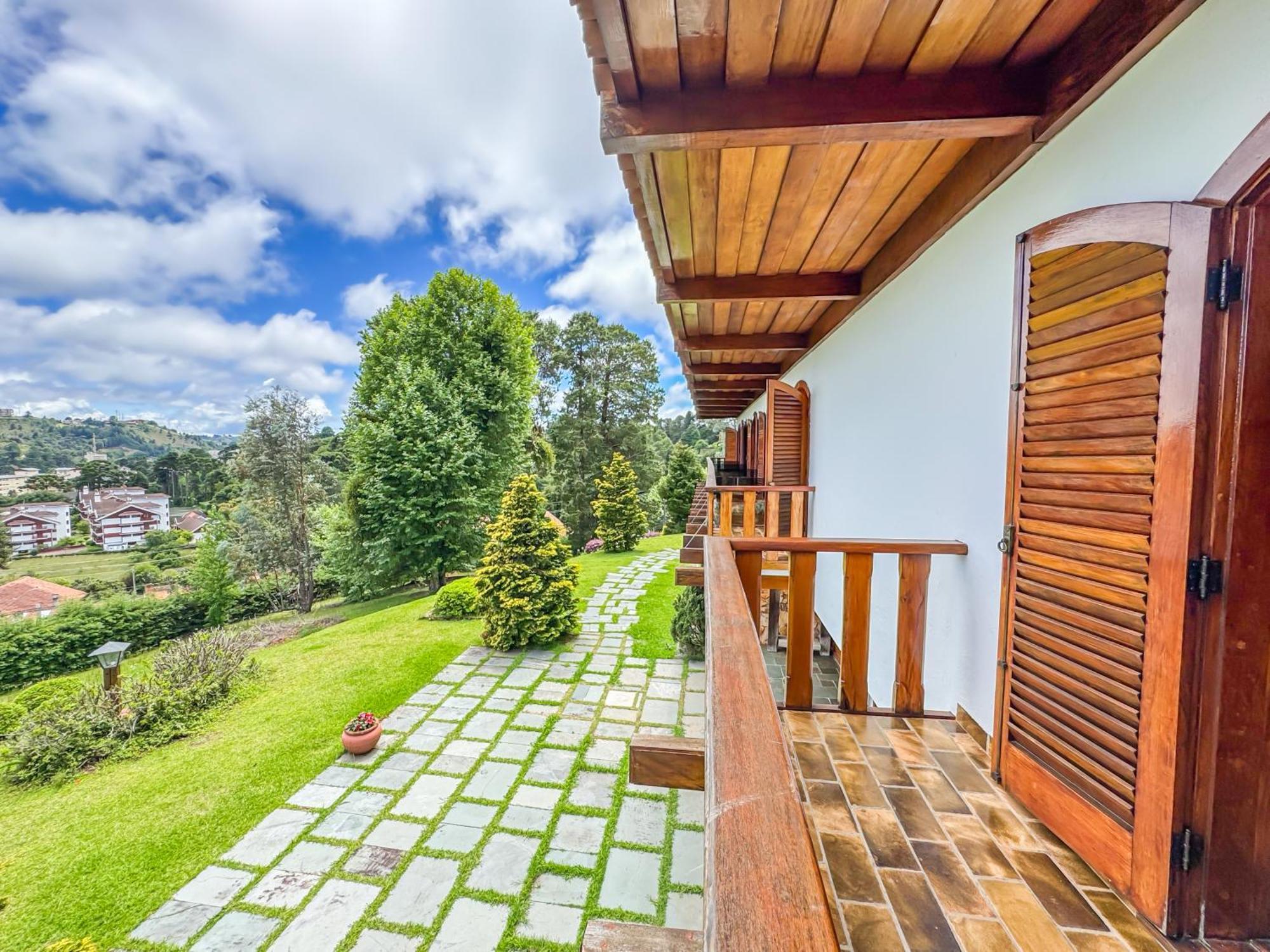 賓館 Mansao Nacional Inn Campos do Jordão